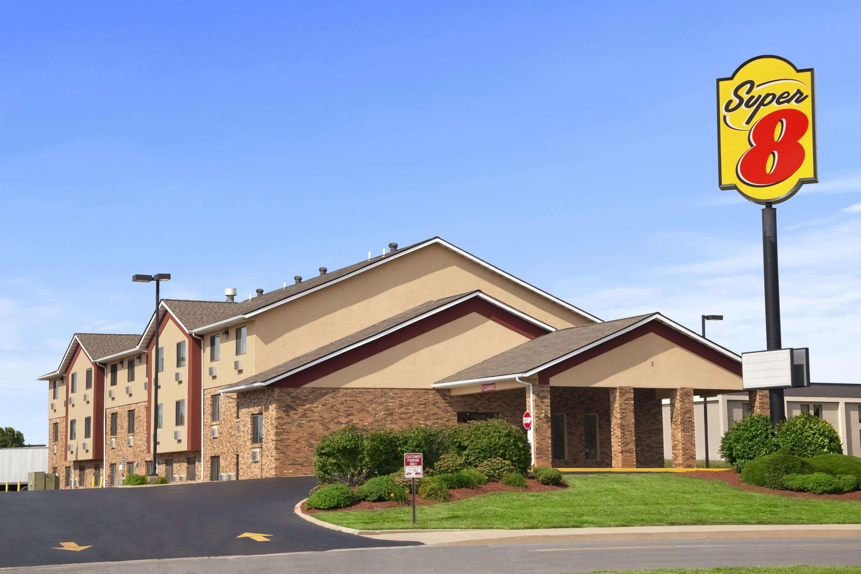 Super 8 By Wyndham Collinsville St. Louis Exterior photo